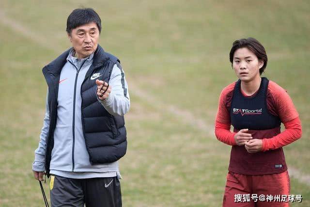 科尔：球员健康最重要，不想频繁讨论波尔津吉斯